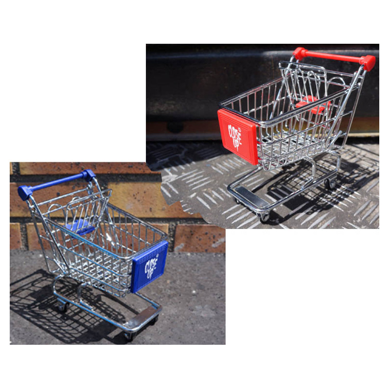 CLOSE UP Shopping Cart